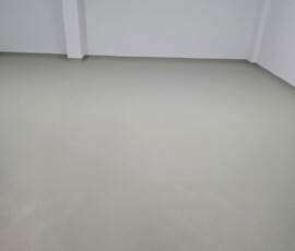Pflegeheim Zimmer – heller PVC Boden verlegt
