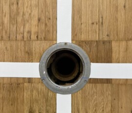 Sporthallenboden Pegnitz – Detailansicht Bodenverankerung
